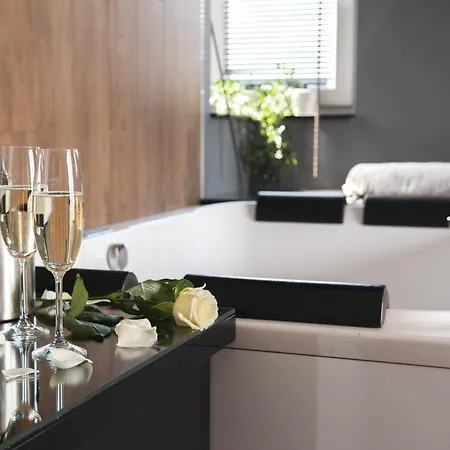 Apartament Relaxroom Fuksja Reda